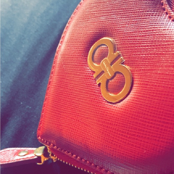 (RARE) Salvatore Ferragamo heart shaped clutch - limited edition - brand new - Picture 4 of 6